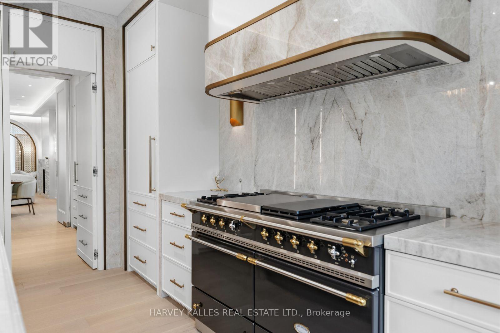 117 Yonge Boulevard, Toronto, Ontario  M5M 3H2 - Photo 14 - C13755546