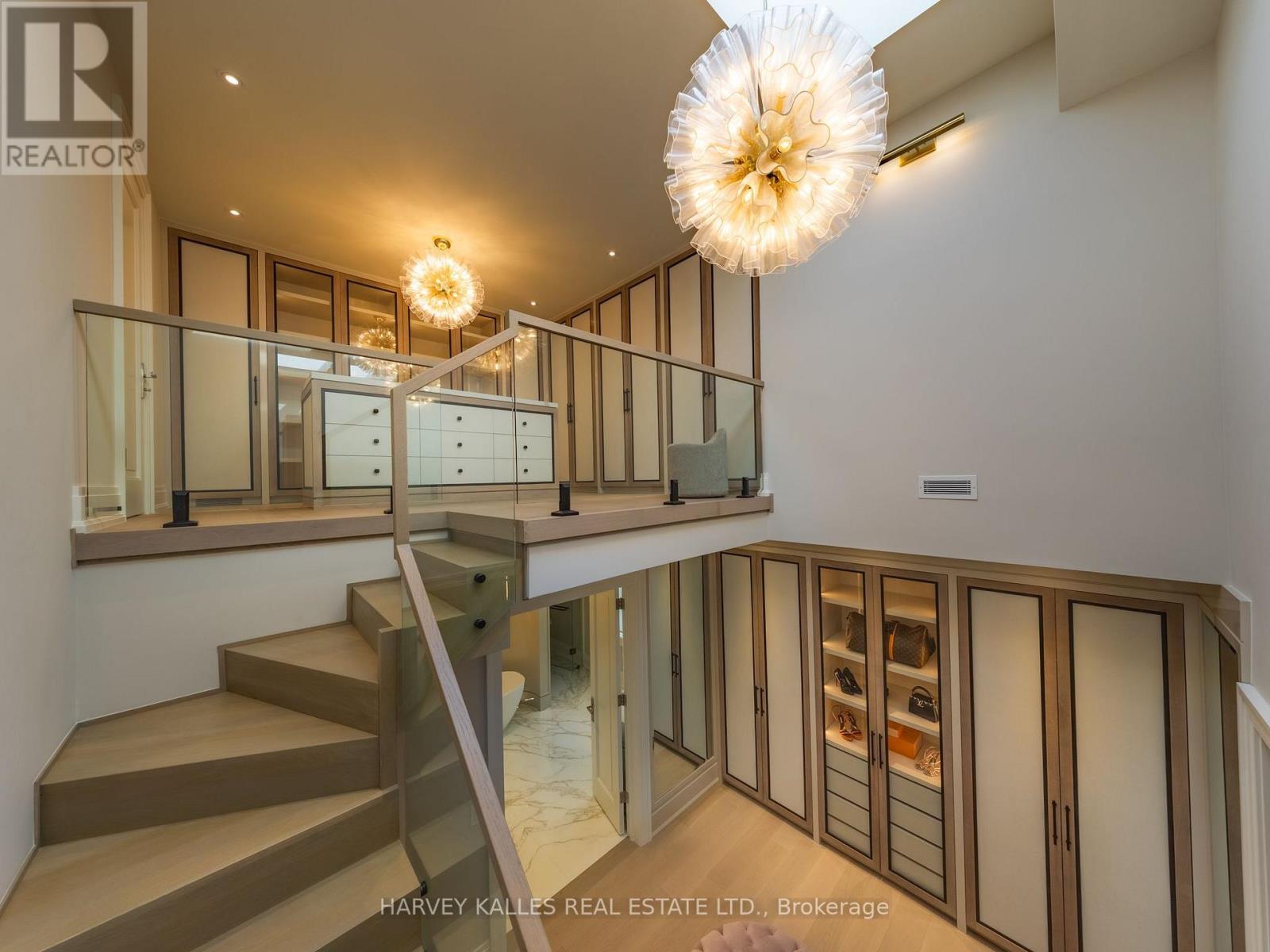117 Yonge Boulevard, Toronto, Ontario  M5M 3H2 - Photo 29 - C13755546