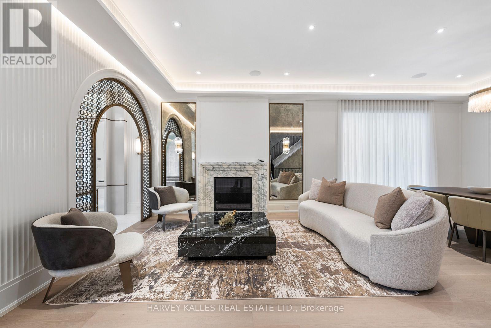 117 Yonge Boulevard, Toronto, Ontario  M5M 3H2 - Photo 4 - C13755546