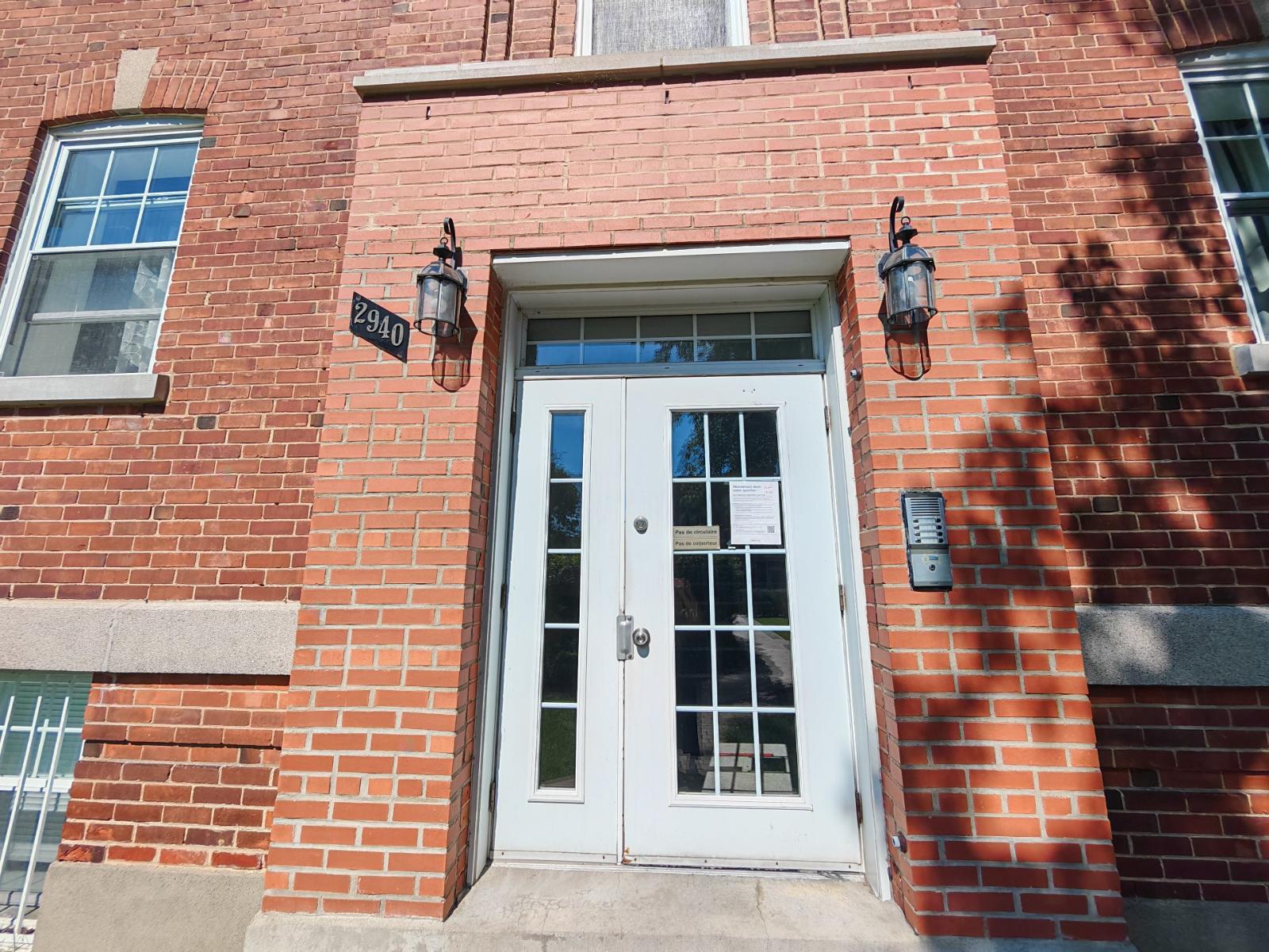 2940 Av. Van Horne|#8 Montréal (Côte-des-Neiges/Notre-Dame-de-Grâce) Quebec Canada H3S1R1 2