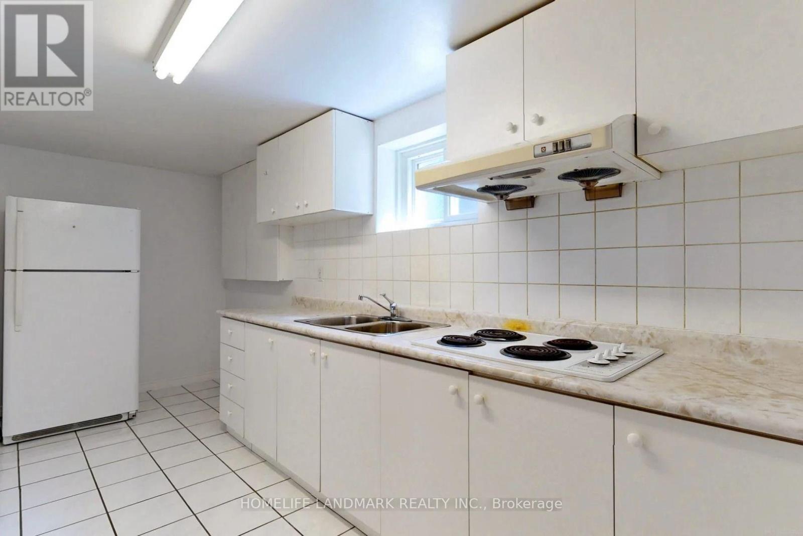 Lower - 137 Angus Drive, Toronto, Ontario  M2J 2W9 - Photo 10 - C13758014