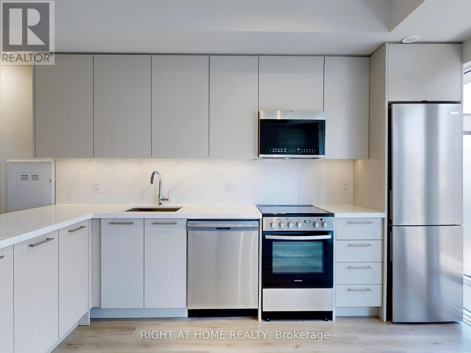 30 - 851 Sheppard Avenue W, Toronto, Ontario  M3H 0G2 - Photo 10 - C13758030
