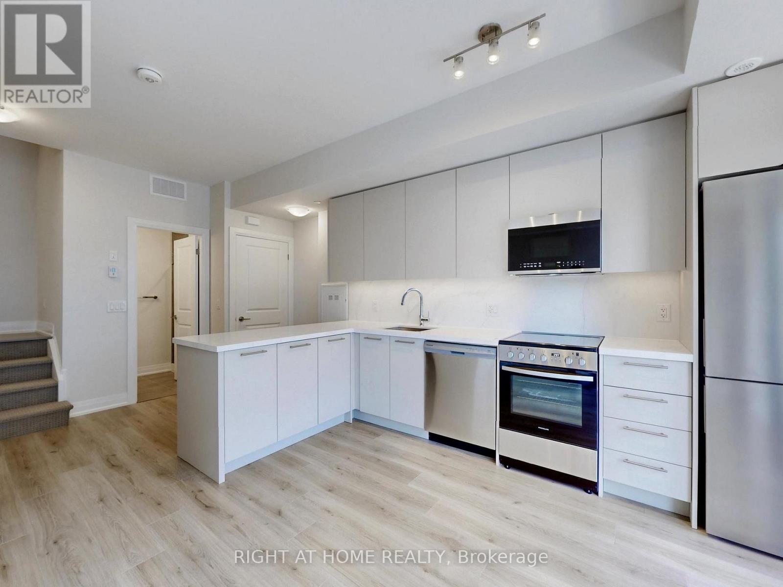 30 - 851 Sheppard Avenue W, Toronto, Ontario  M3H 0G2 - Photo 12 - C13758030