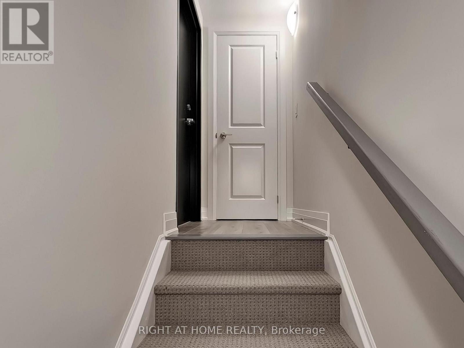 30 - 851 Sheppard Avenue W, Toronto, Ontario  M3H 0G2 - Photo 5 - C13758030