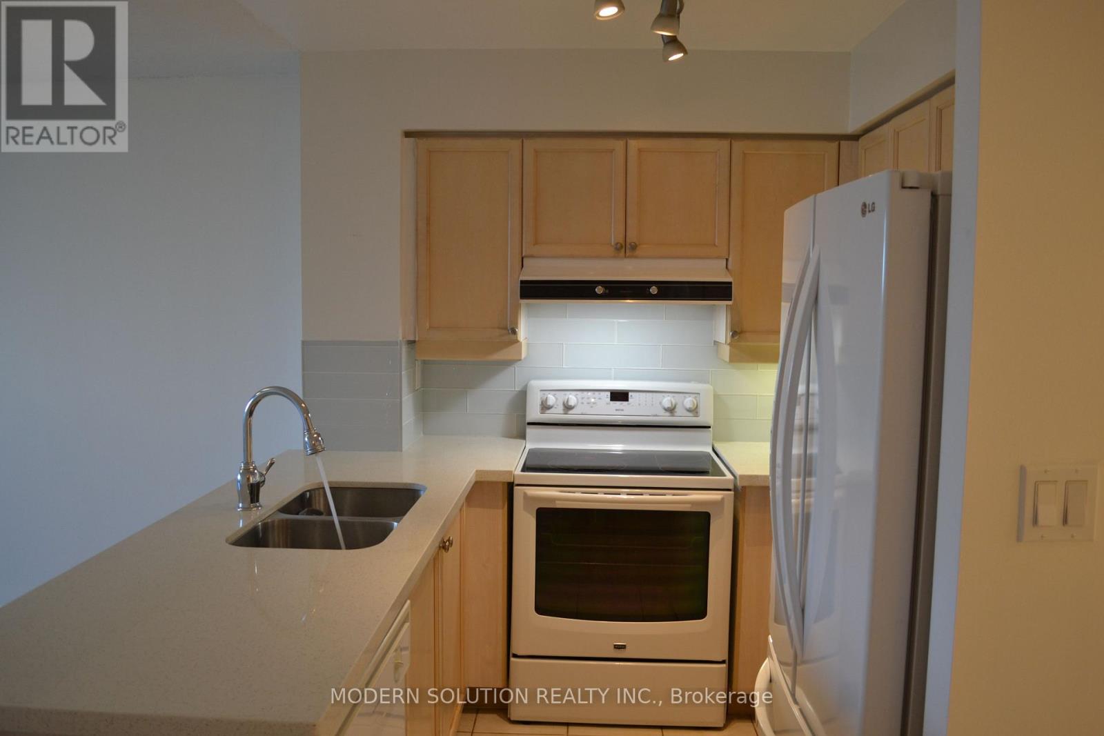 610 - 1 Rean Drive, Toronto, Ontario  M2K 1H1 - Photo 10 - C13758048
