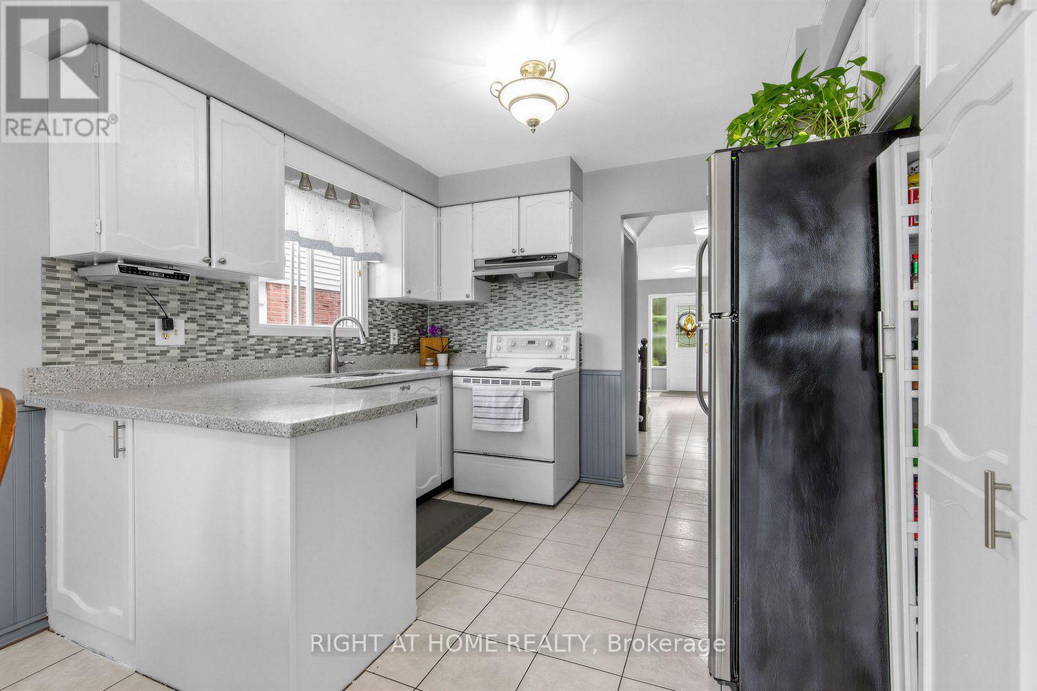 1507 Woodruff Crescent, Pickering, Ontario  L1V 3S5 - Photo 17 - E13758004