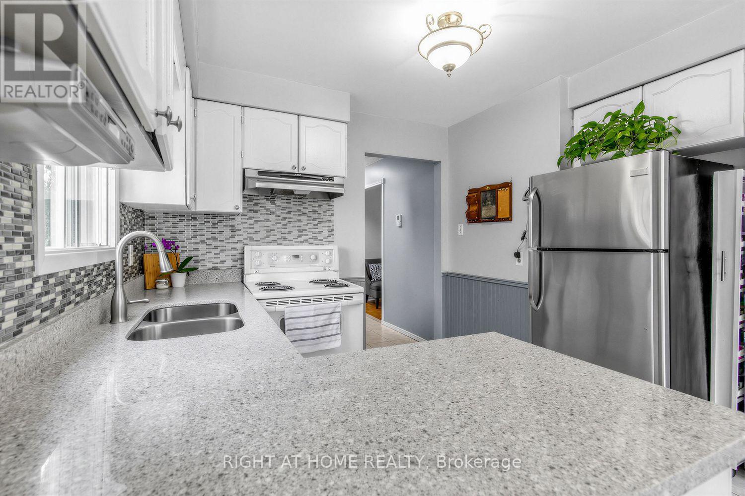 1507 Woodruff Crescent, Pickering, Ontario  L1V 3S5 - Photo 18 - E13758004