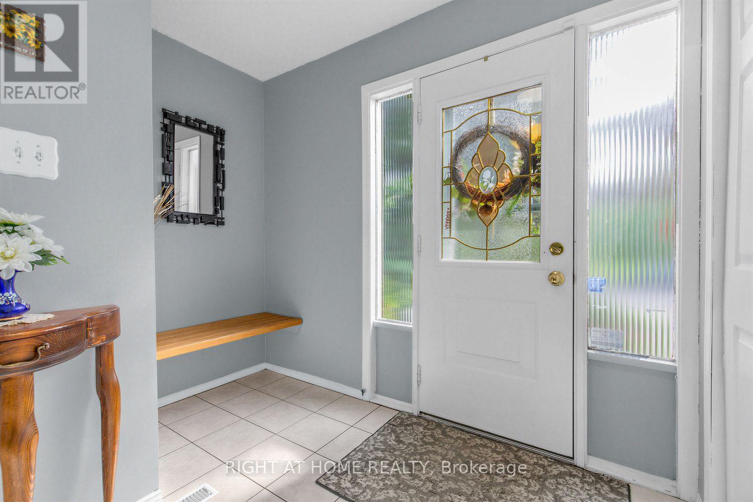 1507 Woodruff Crescent, Pickering, Ontario  L1V 3S5 - Photo 4 - E13758004