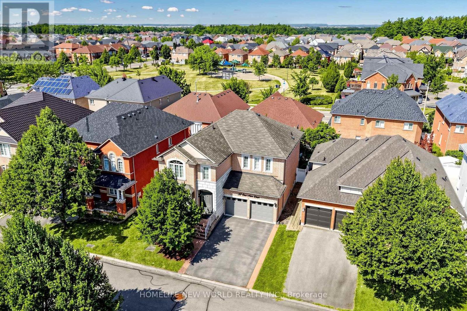 32 Casa Nova Drive, Vaughan, Ontario  L4H 3A1 - Photo 2 - N13758018