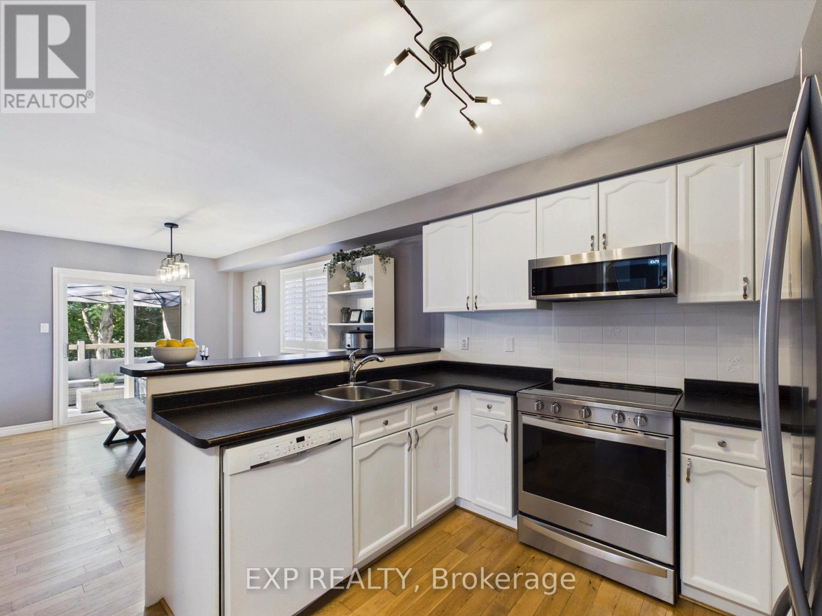 23 Mckenzie Crescent, Barrie, Ontario  L4N 5R5 - Photo 13 - S13758062