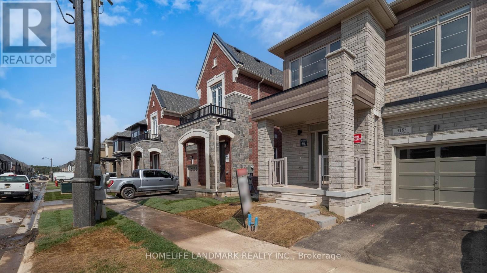 3183 Crystal Drive, Oakville, Ontario  L6M 0W8 - Photo 2 - W13758036
