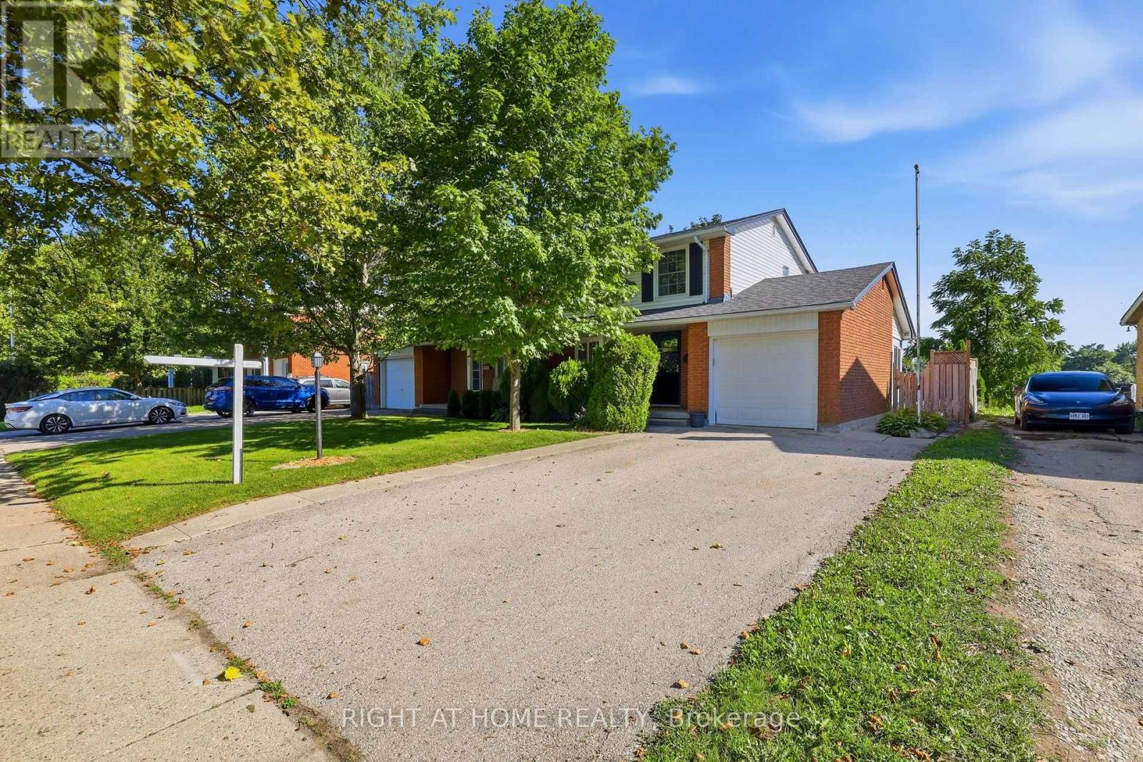 724 NOTRE DAME DRIVE, London South, Ontario