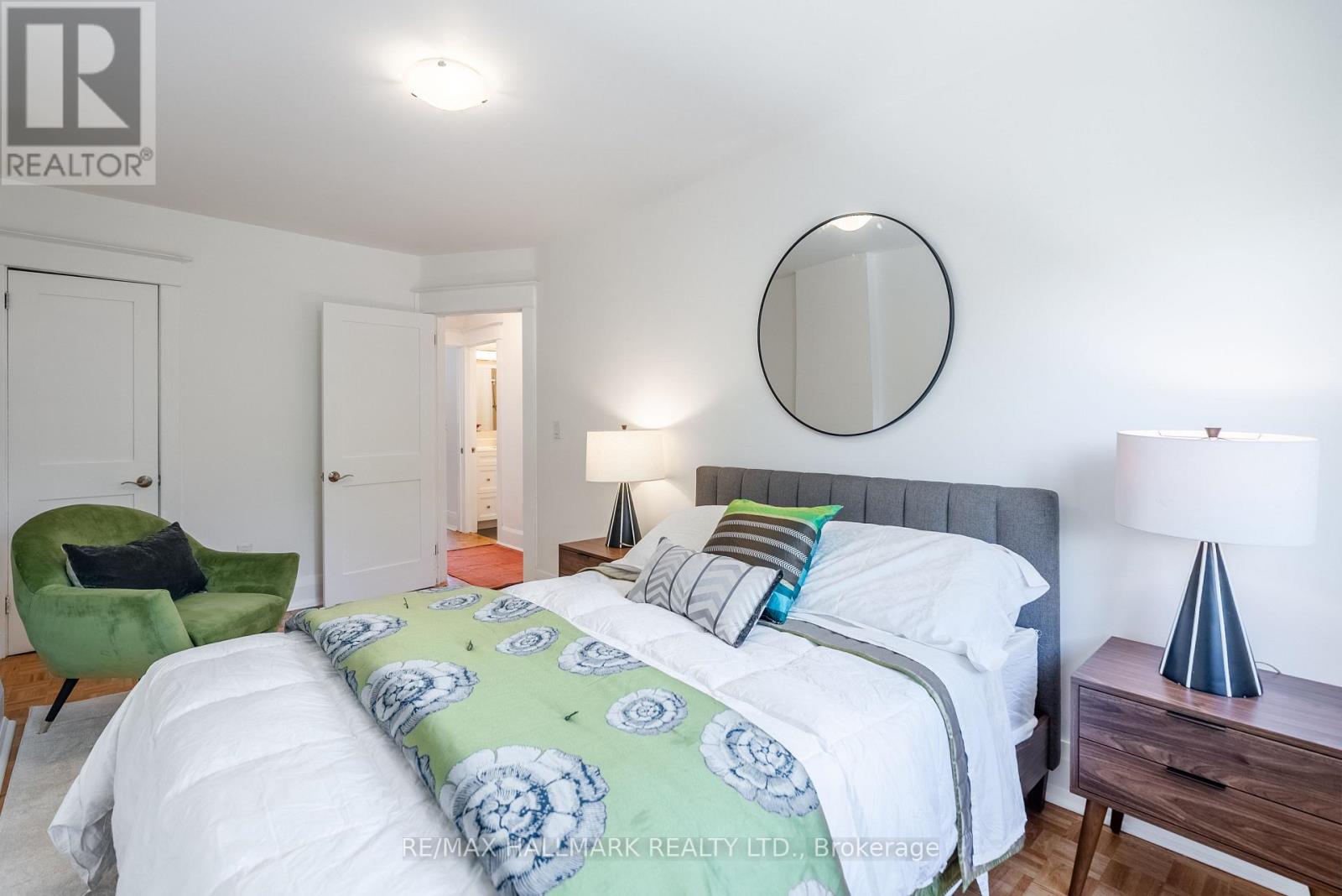 397 Strathmore Boulevard, Toronto, Ontario  M4C 1N6 - Photo 11 - E13758078