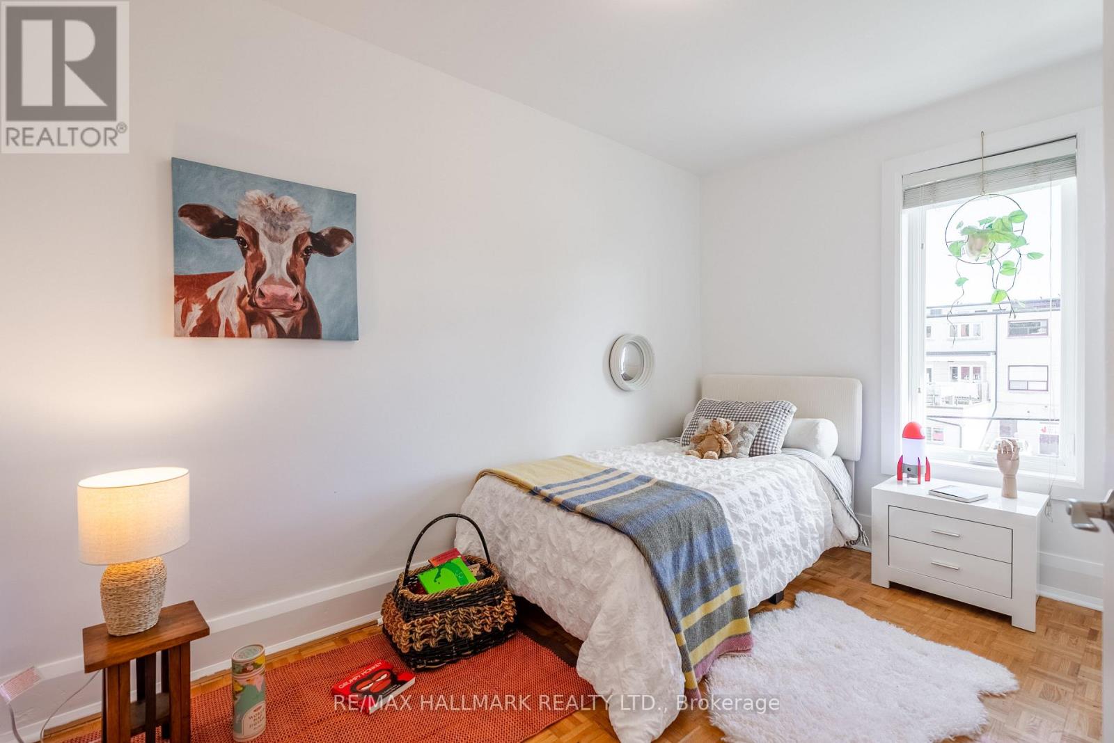 397 Strathmore Boulevard, Toronto, Ontario  M4C 1N6 - Photo 13 - E13758078