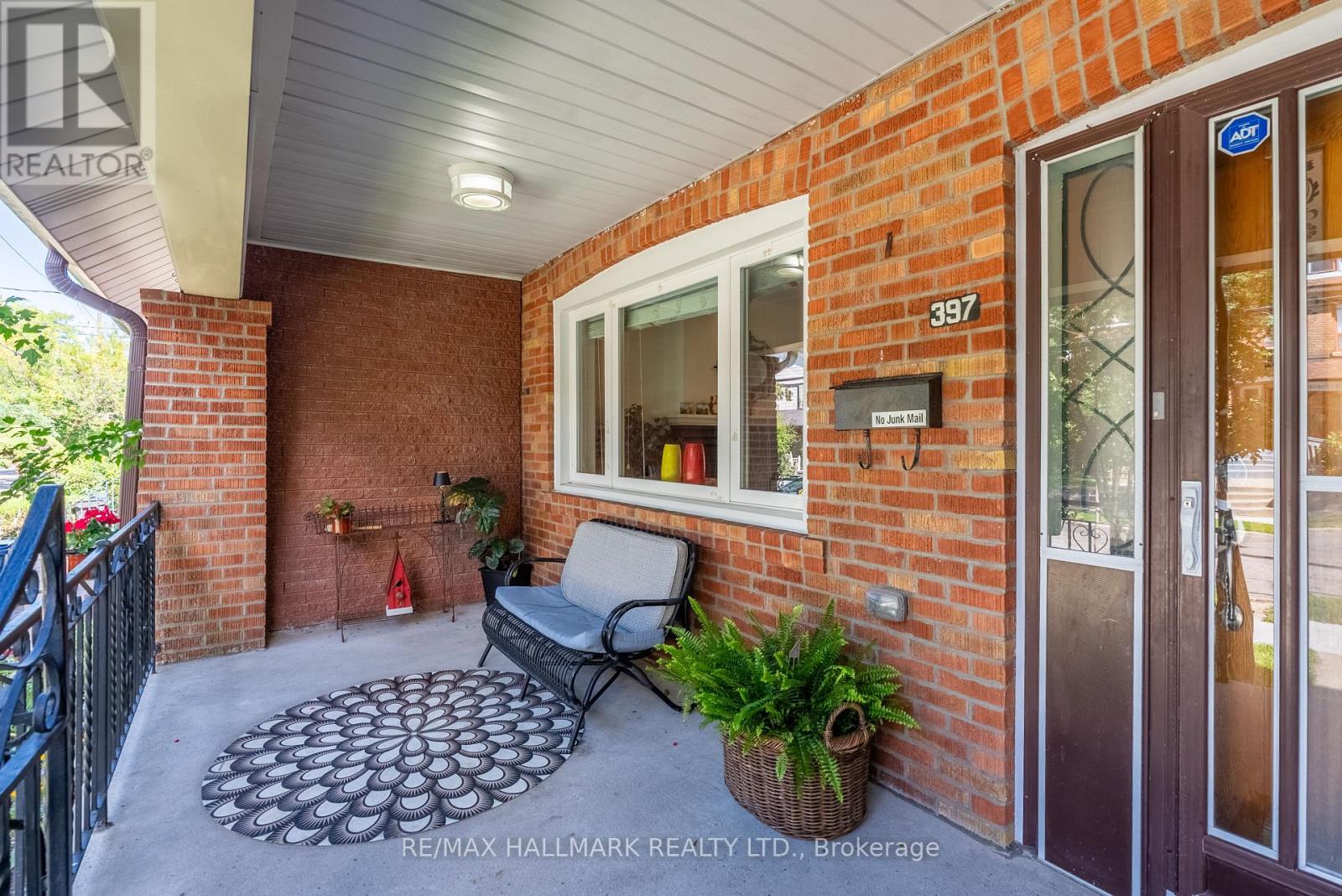 397 Strathmore Boulevard, Toronto, Ontario  M4C 1N6 - Photo 2 - E13758078