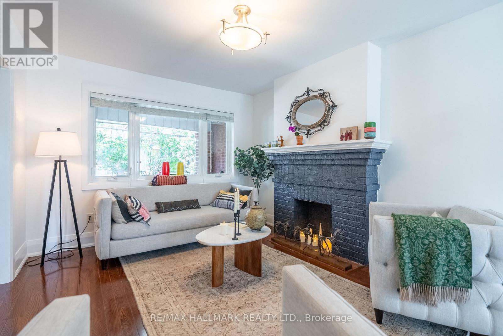 397 Strathmore Boulevard, Toronto, Ontario  M4C 1N6 - Photo 3 - E13758078