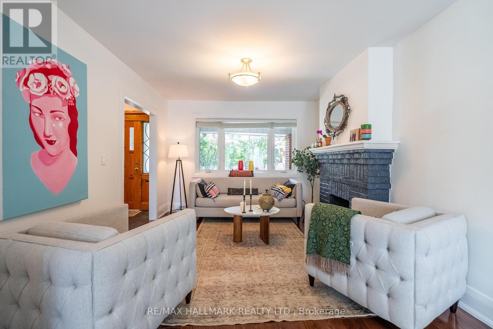 397 Strathmore Boulevard, Toronto, Ontario  M4C 1N6 - Photo 5 - E13758078