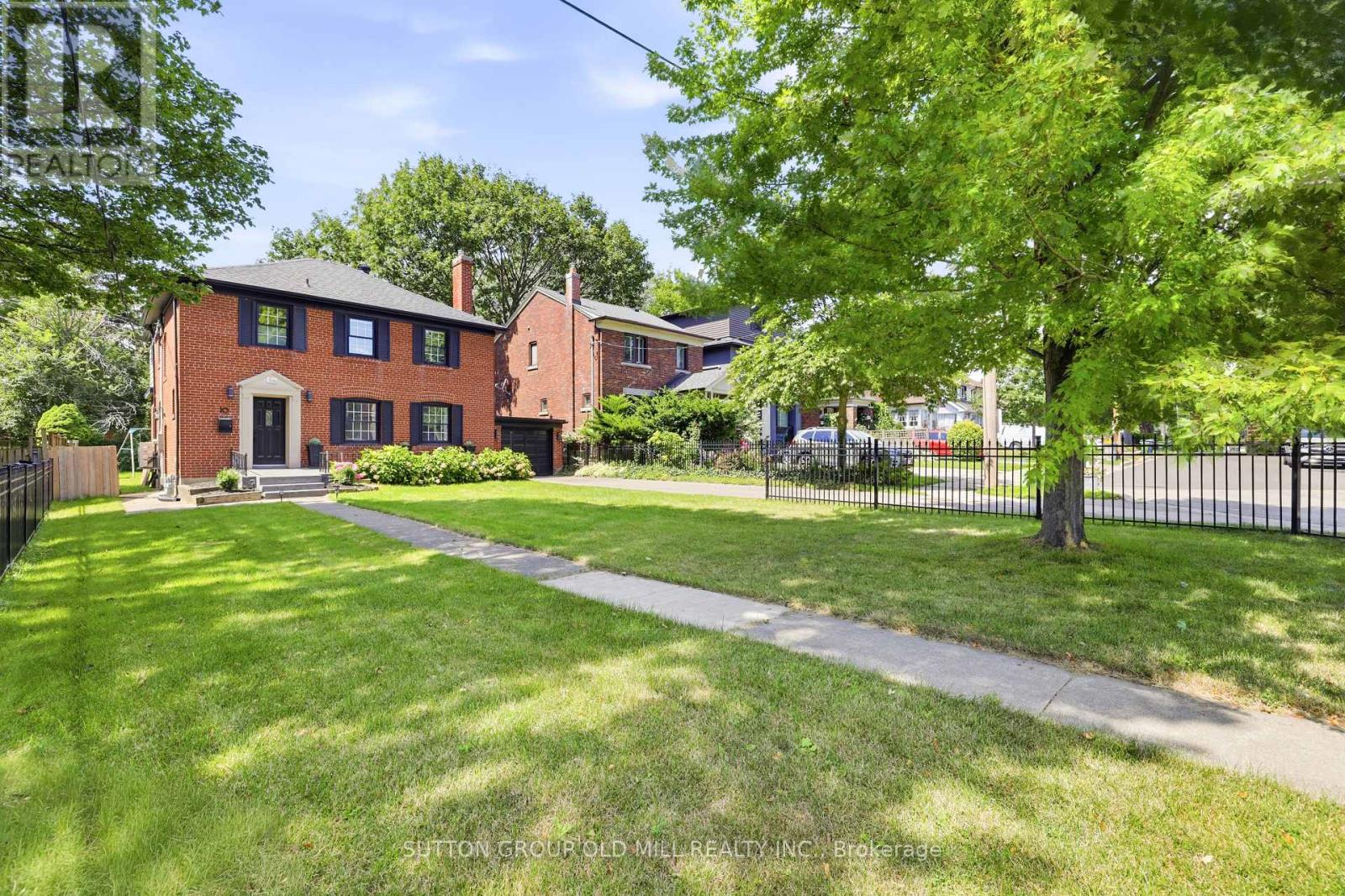 10 Queens Avenue, Toronto, Ontario  M8V 2N1 - Photo 3 - W13758096