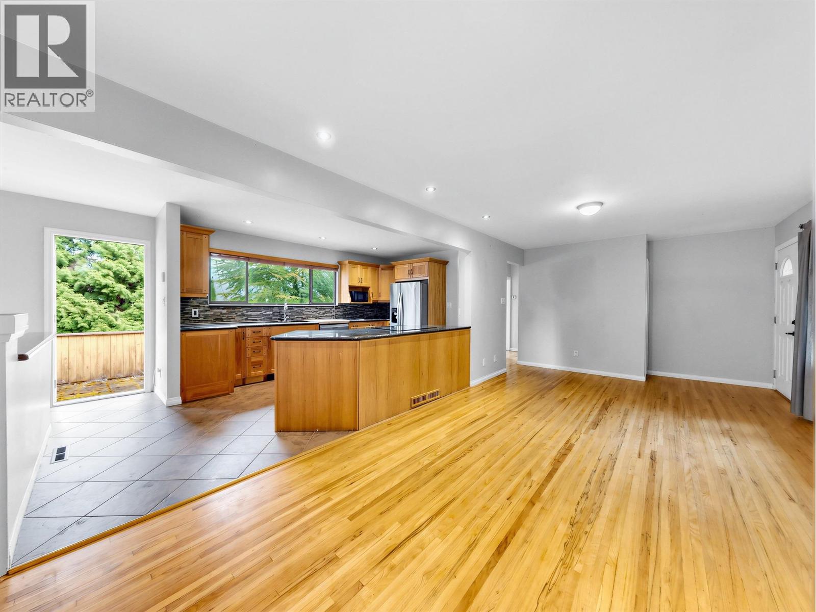2155 Mohawk Avenue, Coquitlam, British Columbia V3J 6V3 - Photo 5 - R3162763
