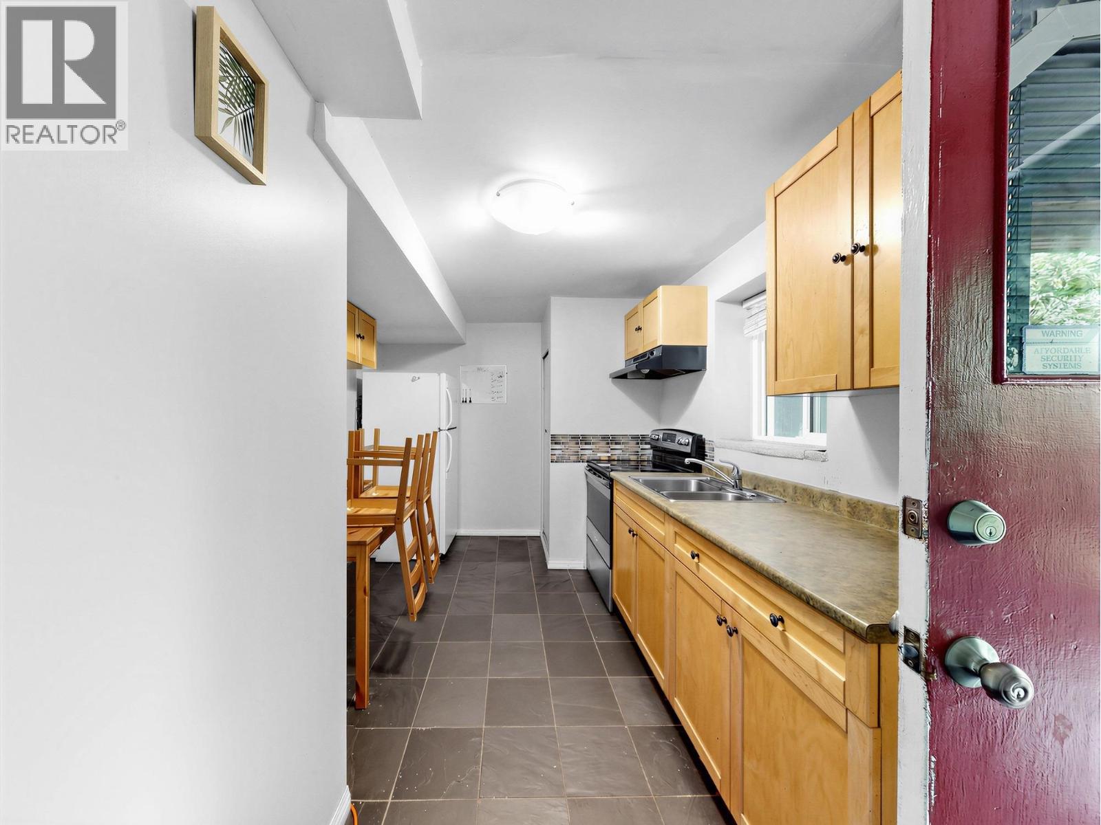 2155 Mohawk Avenue, Coquitlam, British Columbia V3J 6V3 - Photo 15 - R3162763