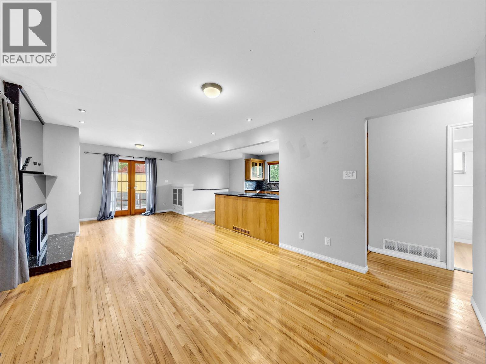 2155 Mohawk Avenue, Coquitlam, British Columbia V3J 6V3 - Photo 2 - R3162763