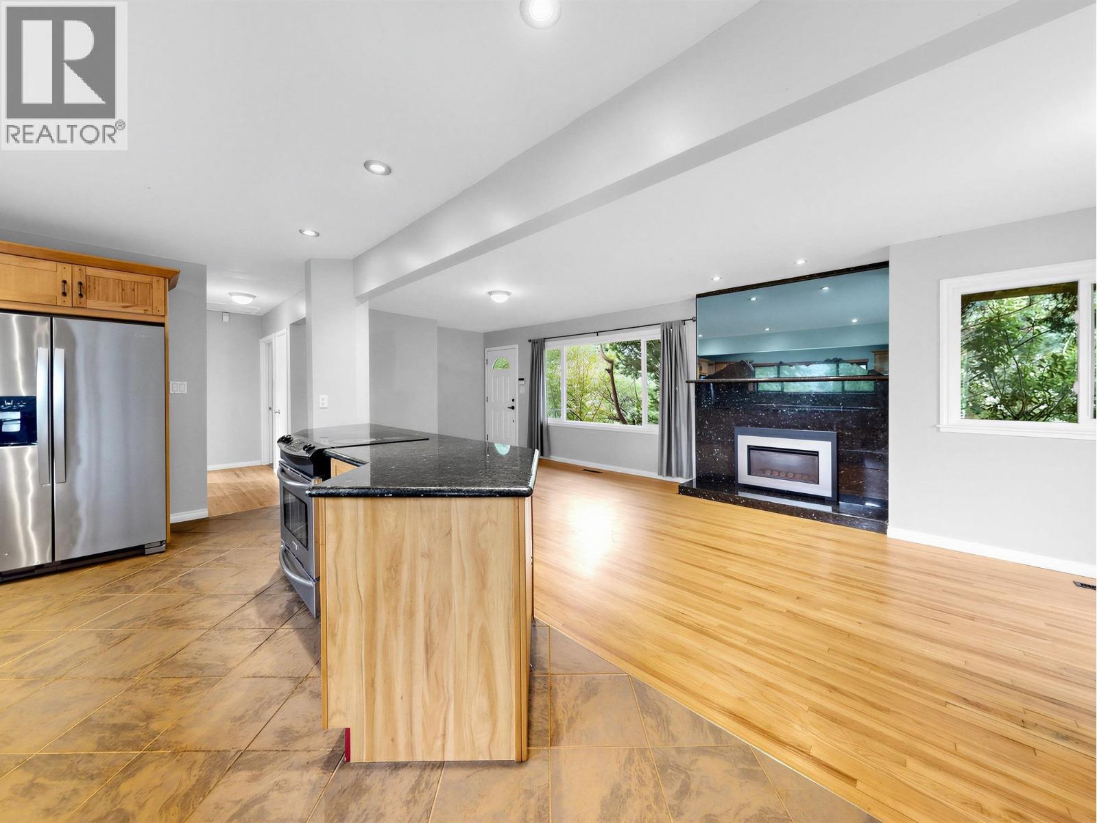 2155 Mohawk Avenue, Coquitlam, British Columbia V3J 6V3 - Photo 11 - R3162763