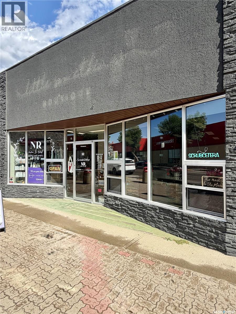 141 Central AVENUE N photo 1