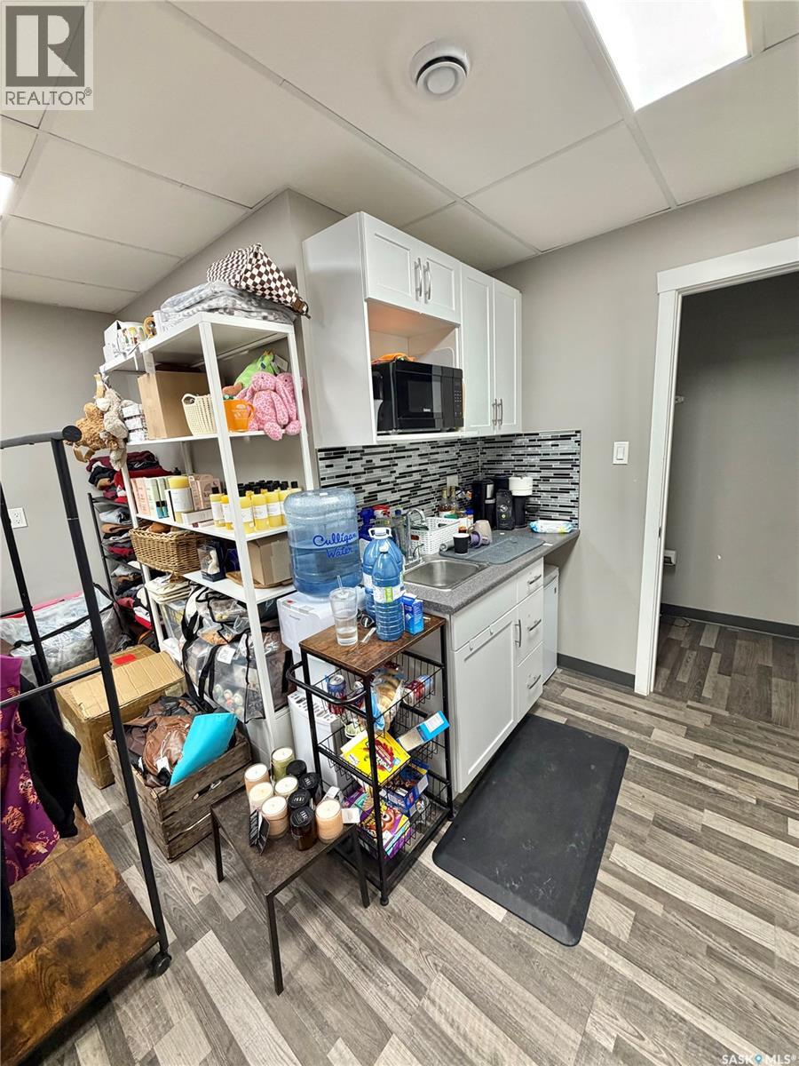 141 Central AVENUE N photo 18
