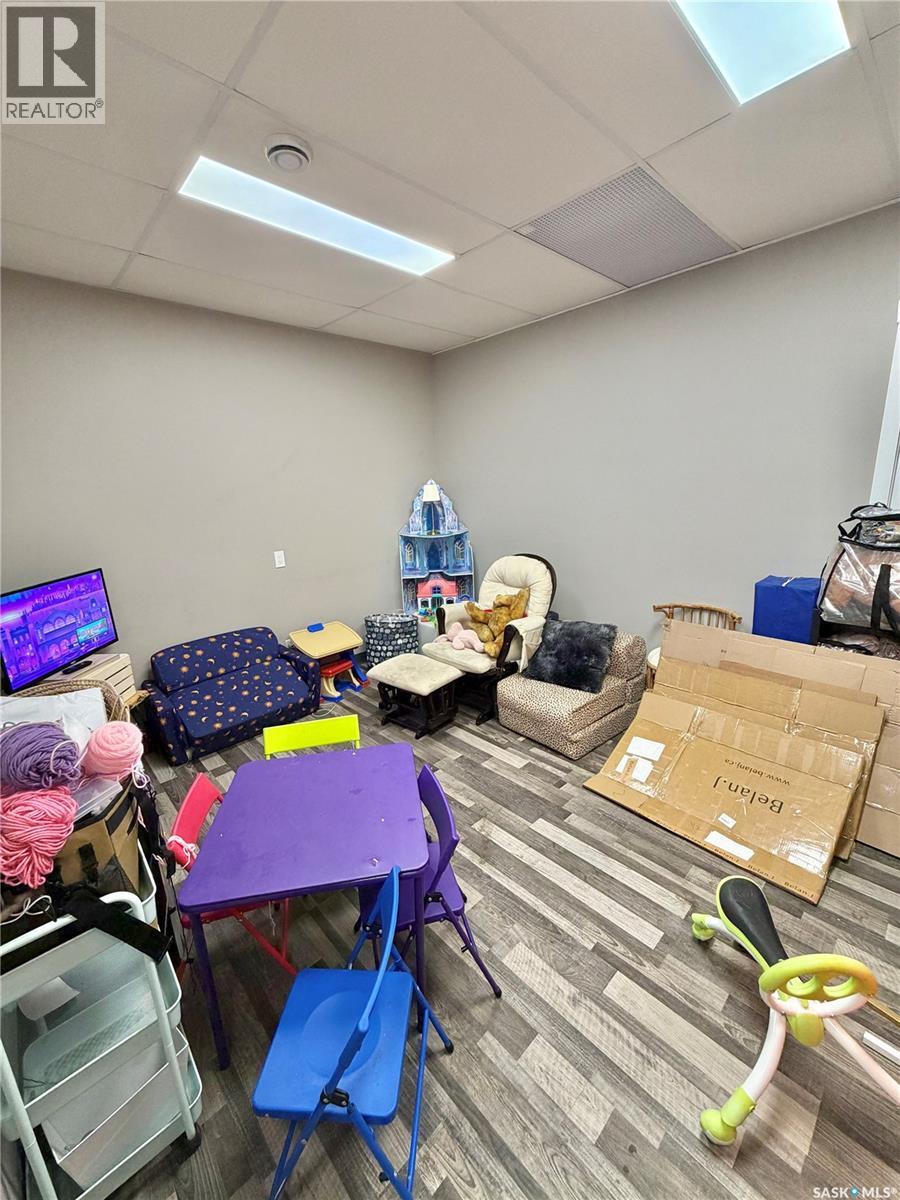 141 Central AVENUE N photo 20