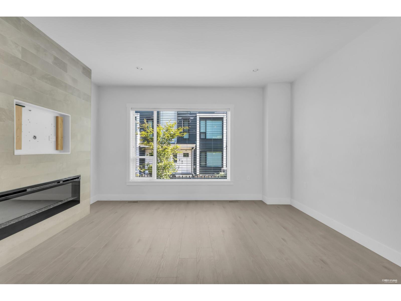 180 2277 Oak Meadows Drive, Surrey, British Columbia  V3Z 0W6 - Photo 8 - R3158992