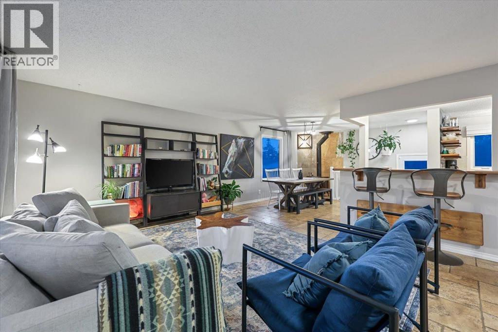 363 Queensland Drive SE, Calgary, Alberta  T2J 4G3 - Photo 9 - A2342719