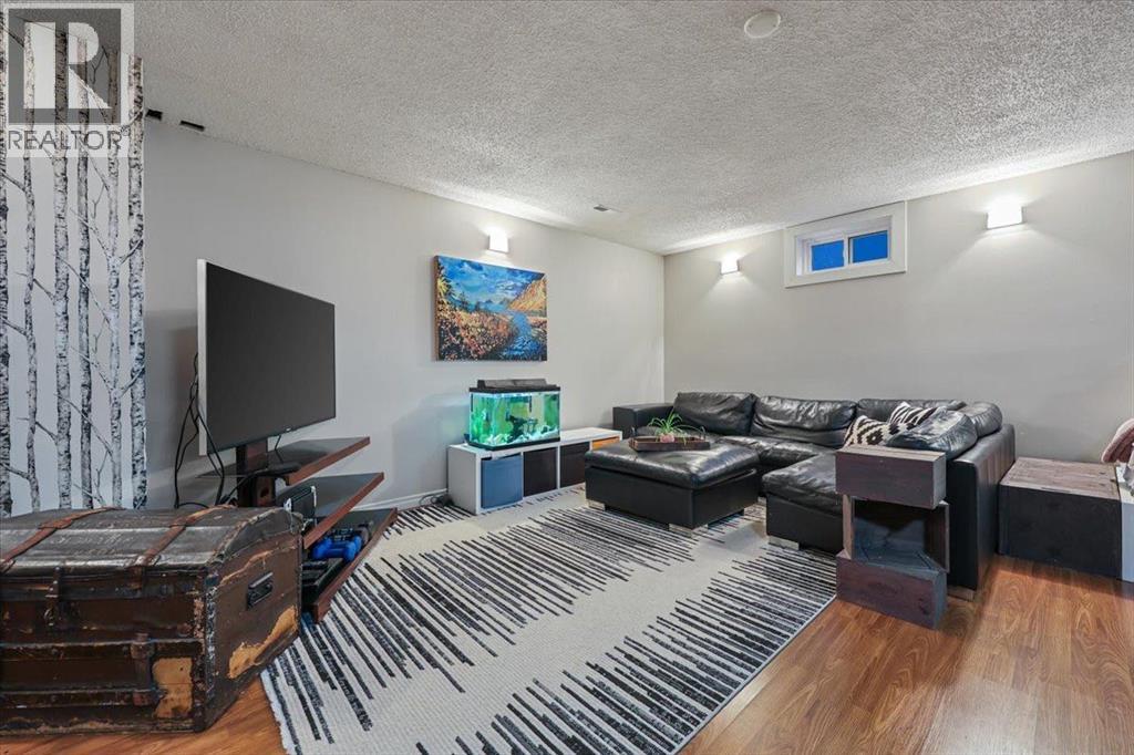 363 Queensland Drive SE, Calgary, Alberta  T2J 4G3 - Photo 32 - A2342719