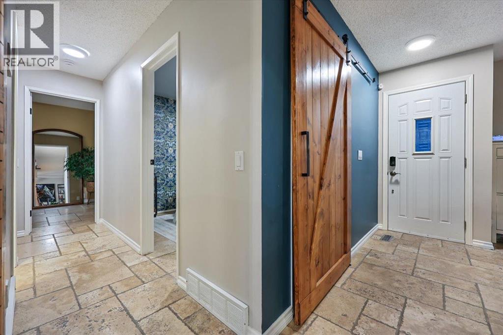 363 Queensland Drive SE, Calgary, Alberta  T2J 4G3 - Photo 18 - A2342719