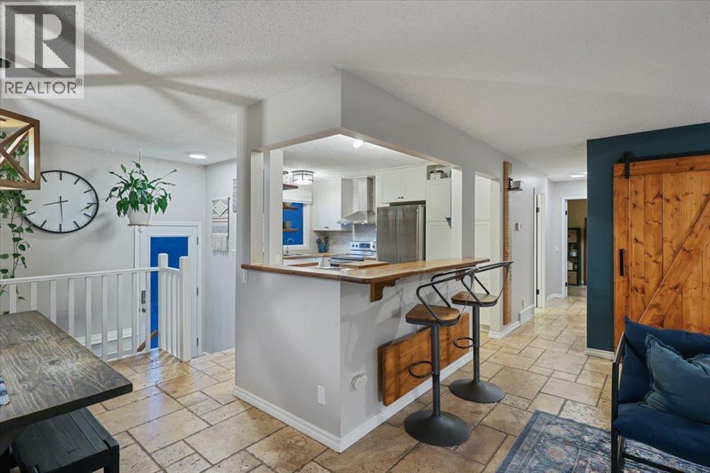363 Queensland Drive SE, Calgary, Alberta  T2J 4G3 - Photo 13 - A2342719