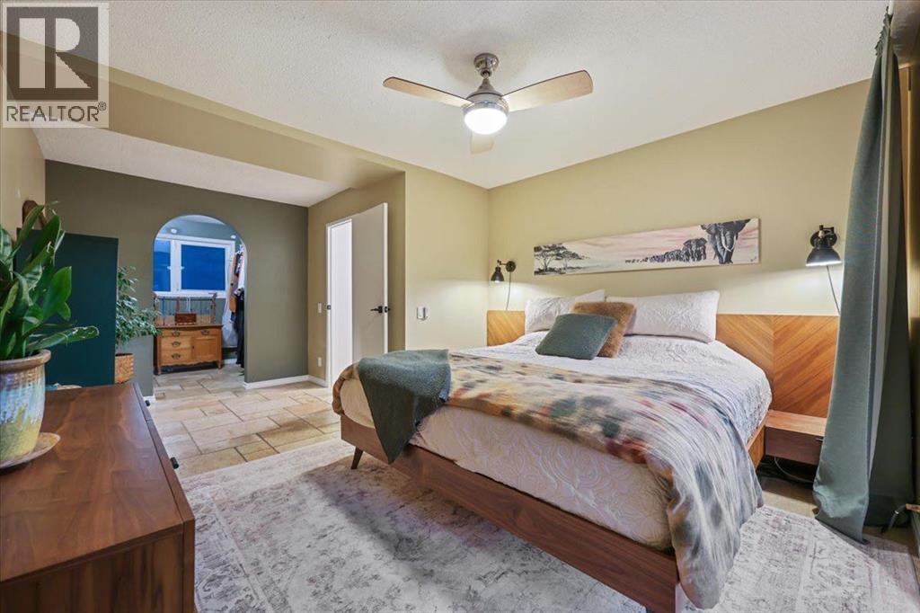 363 Queensland Drive SE, Calgary, Alberta  T2J 4G3 - Photo 23 - A2342719