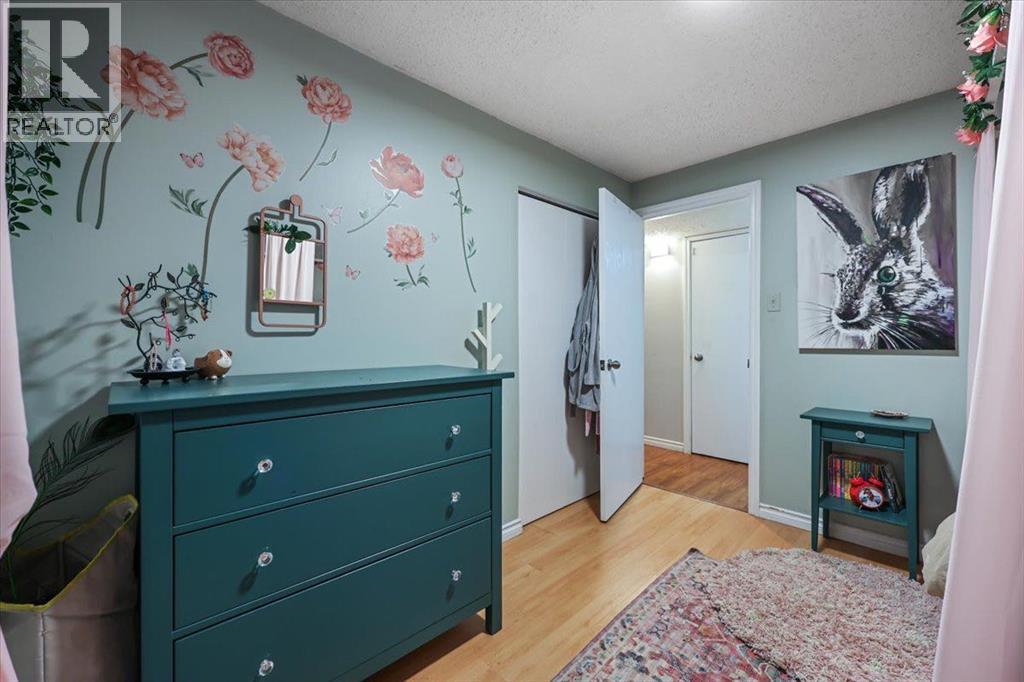 363 Queensland Drive SE, Calgary, Alberta  T2J 4G3 - Photo 39 - A2342719