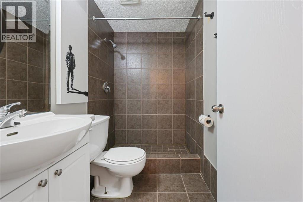 363 Queensland Drive SE, Calgary, Alberta  T2J 4G3 - Photo 37 - A2342719