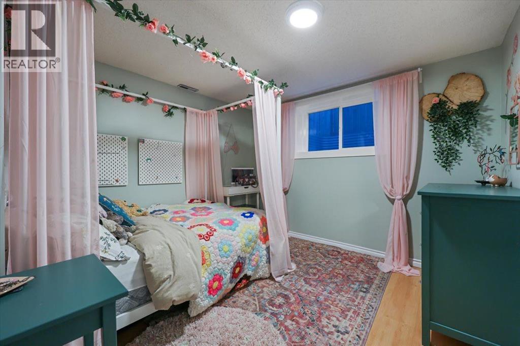 363 Queensland Drive SE, Calgary, Alberta  T2J 4G3 - Photo 38 - A2342719