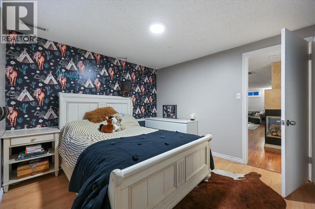 363 Queensland Drive SE, Calgary, Alberta  T2J 4G3 - Photo 36 - A2342719