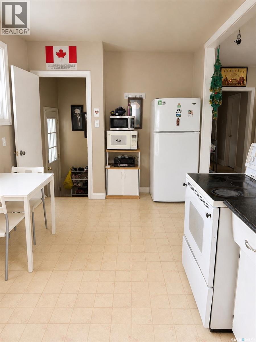1438 D Avenue N, Saskatoon, Saskatchewan  S7L 1P4 - Photo 12 - SK047917
