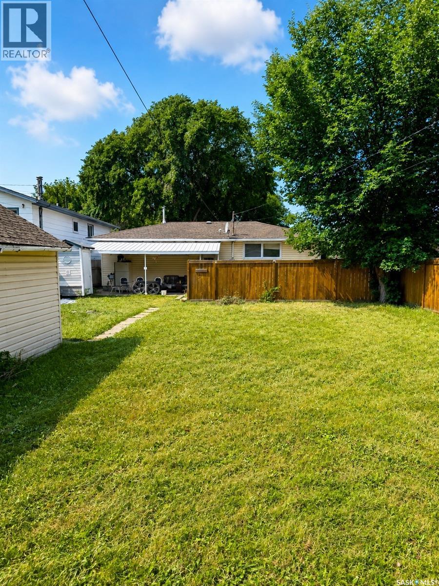 1438 D Avenue N, Saskatoon, Saskatchewan  S7L 1P4 - Photo 26 - SK047917
