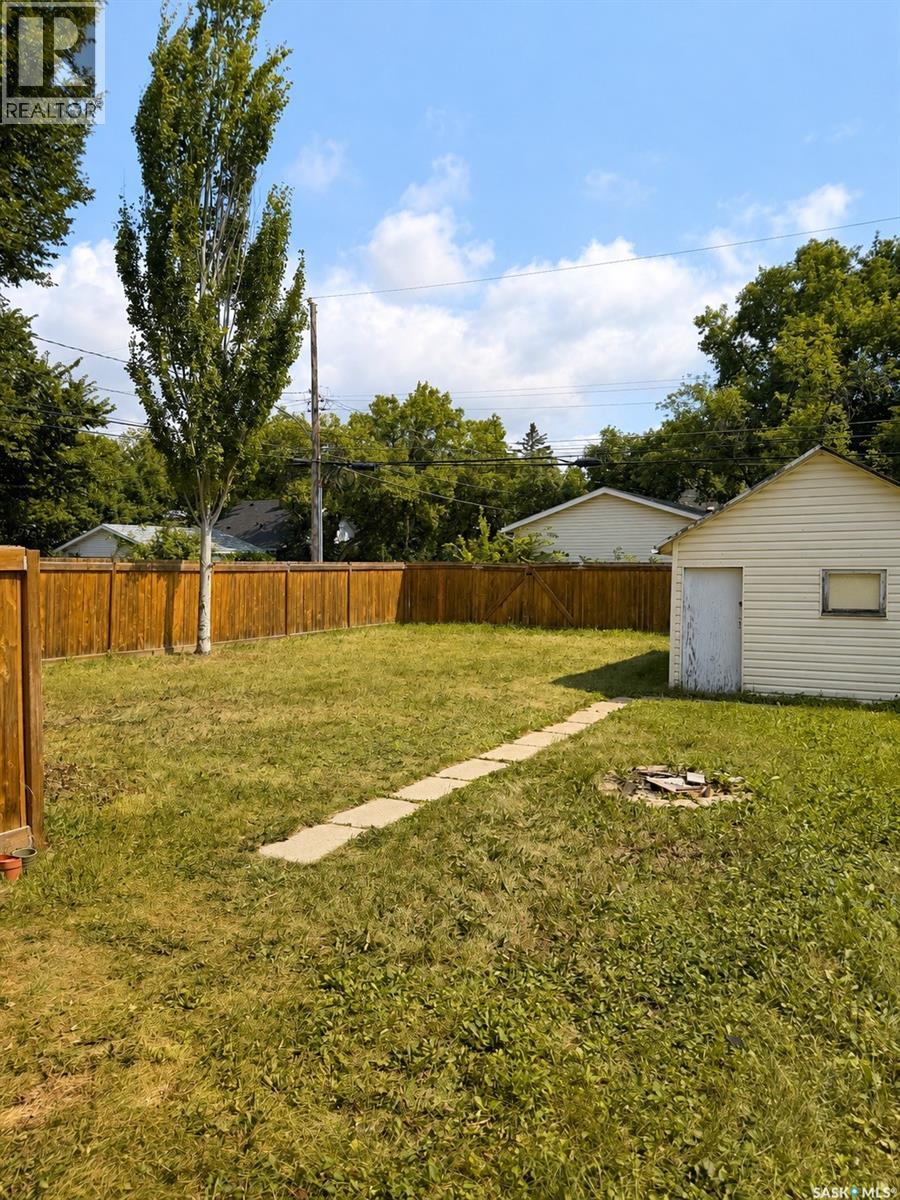 1438 D Avenue N, Saskatoon, Saskatchewan  S7L 1P4 - Photo 27 - SK047917