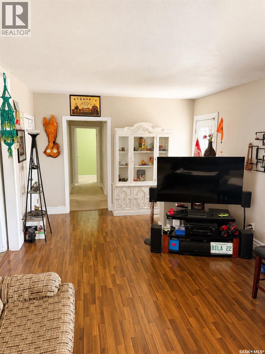 1438 D Avenue N, Saskatoon, Saskatchewan  S7L 1P4 - Photo 7 - SK047917