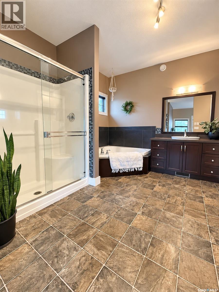 700 Balmoral Bay, Swift Current, Saskatchewan  S9H 5M9 - Photo 12 - SK047905