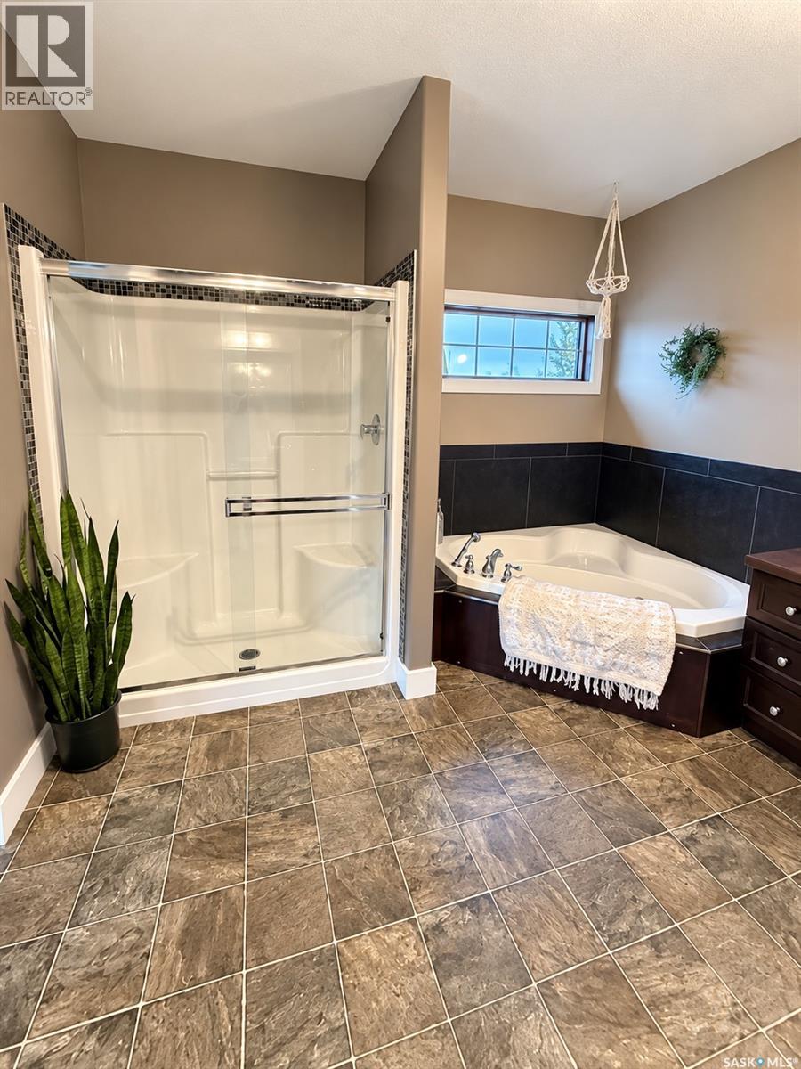 700 Balmoral Bay, Swift Current, Saskatchewan  S9H 5M9 - Photo 13 - SK047905