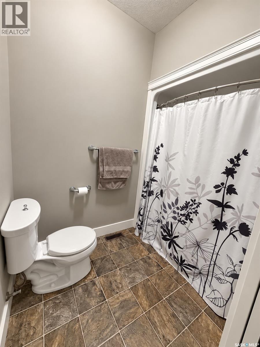 700 Balmoral Bay, Swift Current, Saskatchewan  S9H 5M9 - Photo 23 - SK047905