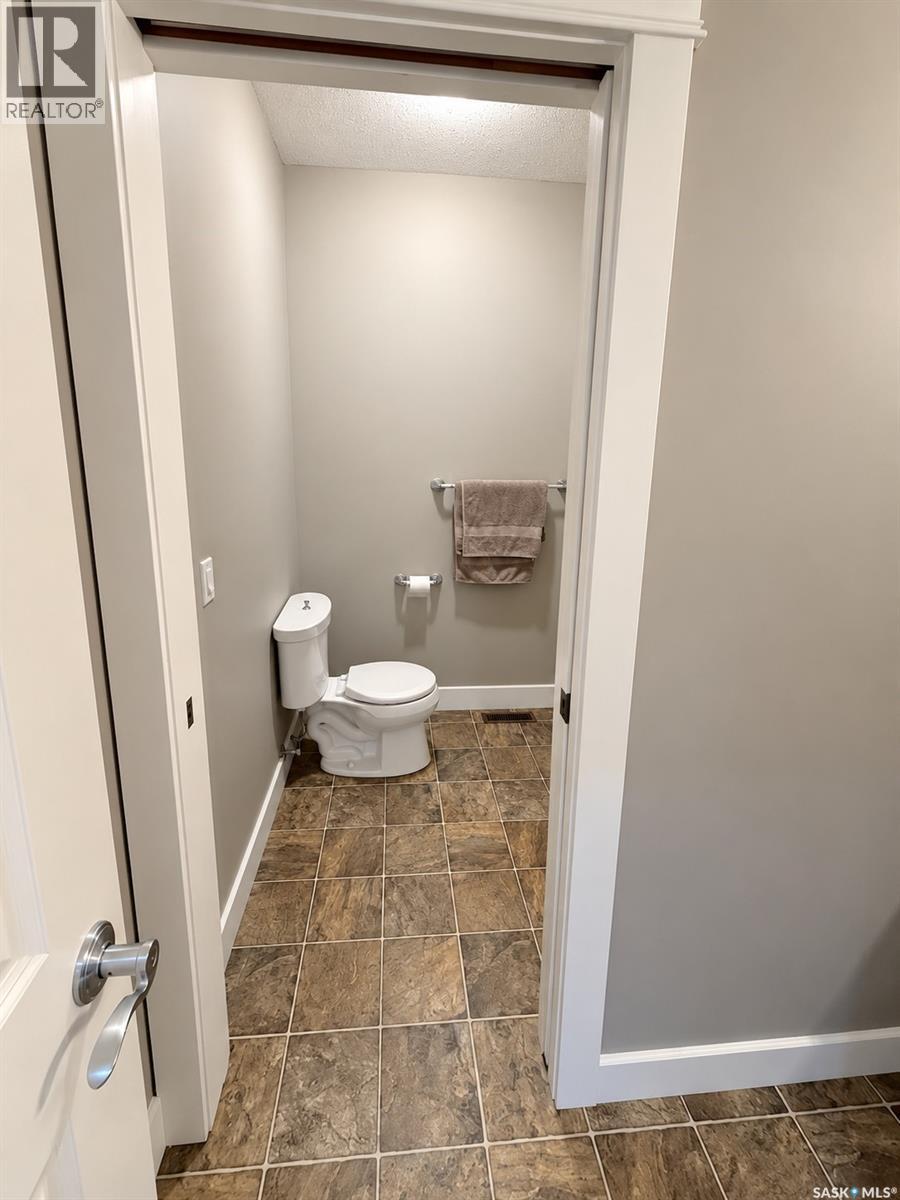 700 Balmoral Bay, Swift Current, Saskatchewan  S9H 5M9 - Photo 24 - SK047905