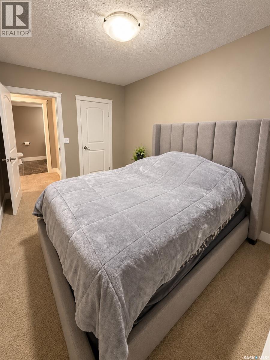 700 Balmoral Bay, Swift Current, Saskatchewan  S9H 5M9 - Photo 33 - SK047905