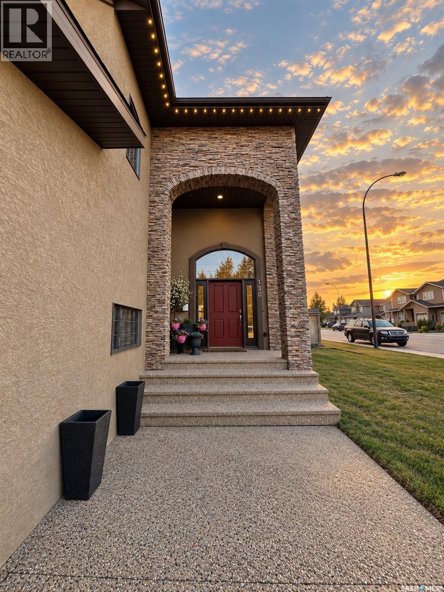700 Balmoral Bay, Swift Current, Saskatchewan  S9H 5M9 - Photo 42 - SK047905