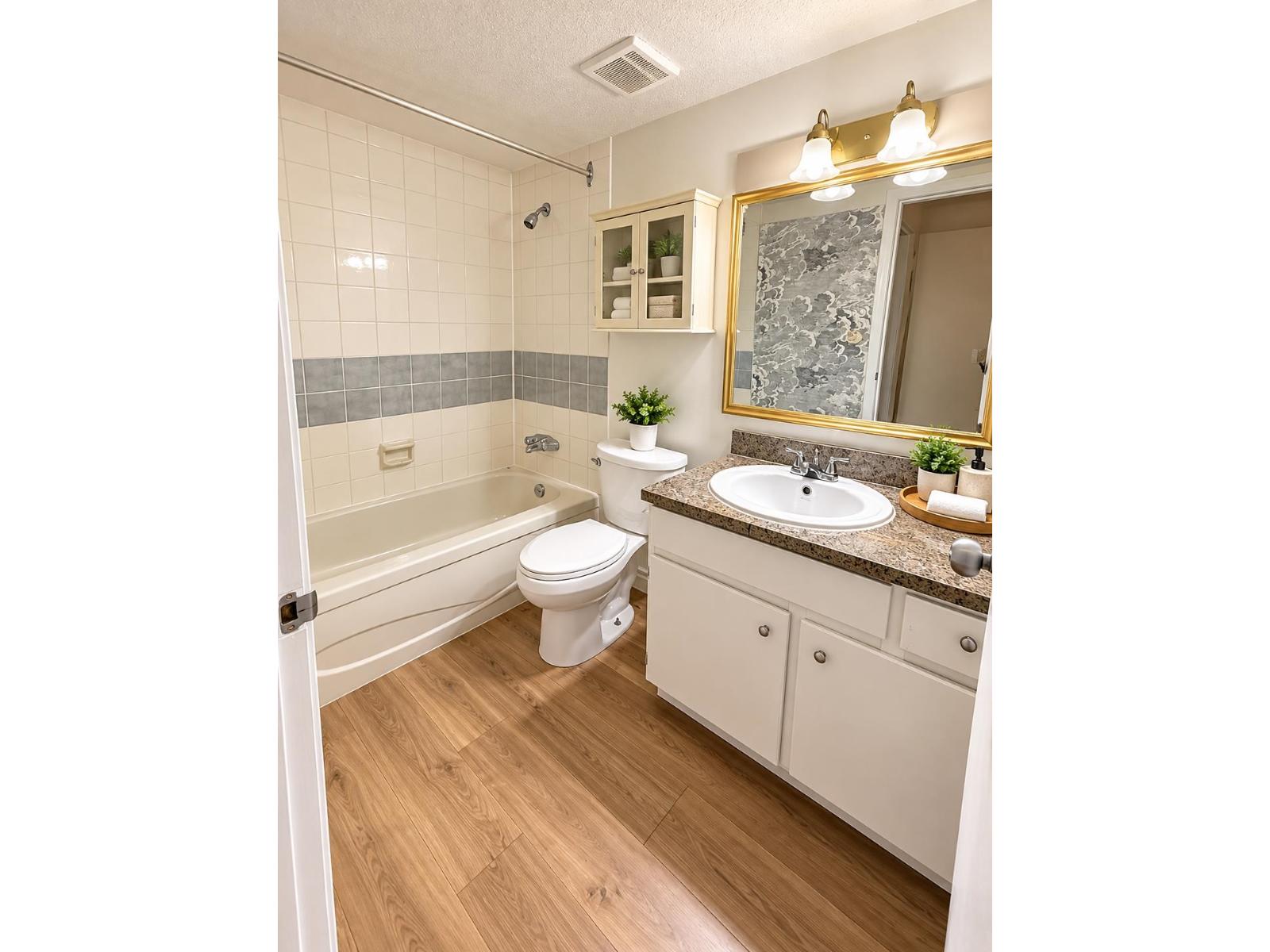 107 10468 148th Street, Surrey, British Columbia  V3R 8T1 - Photo 5 - R3161888